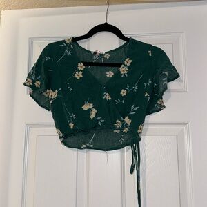Cropped green floral shirt